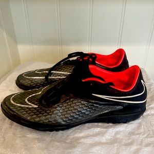 Nike hypervenom indoor soccer shoes